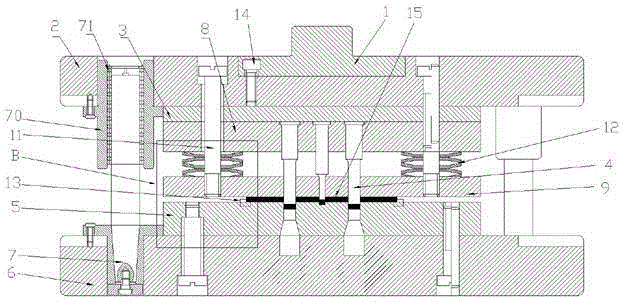 Fine blanking method and fine blanking die of automobile disc brake pad steel back