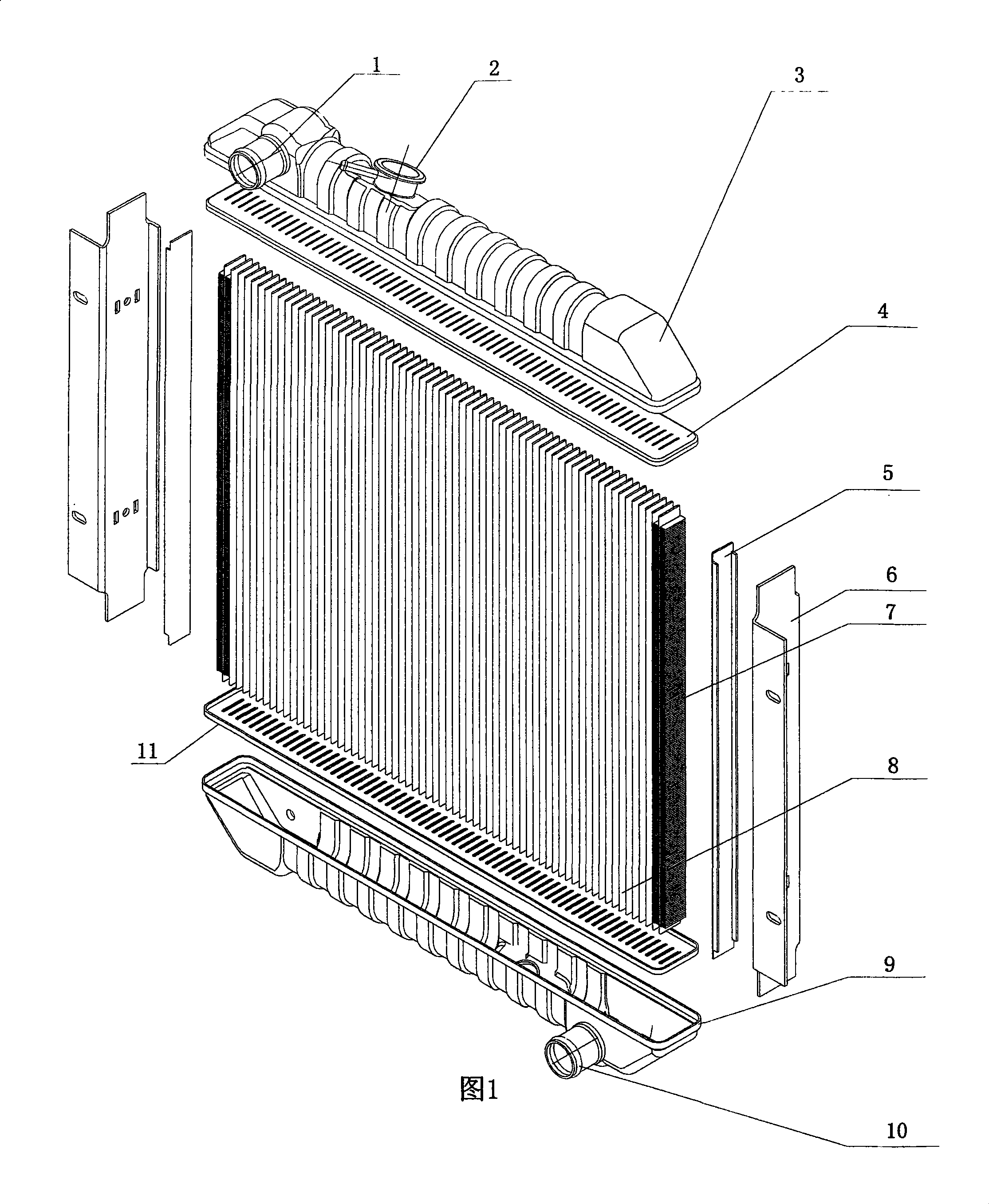 Connecting structure between water chamber and main slices of novel vehicle radiator