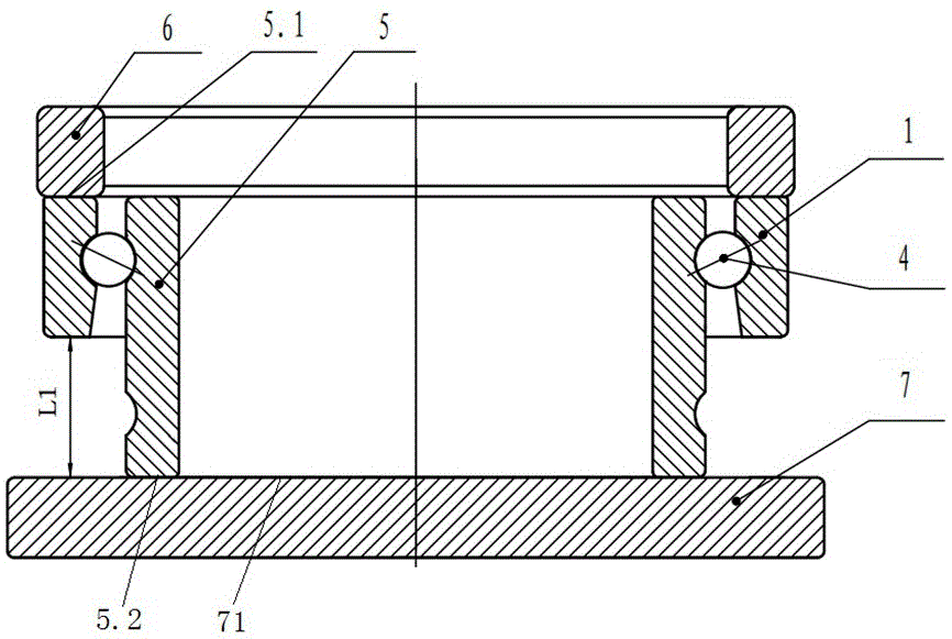 Face-to-face type assembled double-row angular contact ball bearing and assembling method thereof