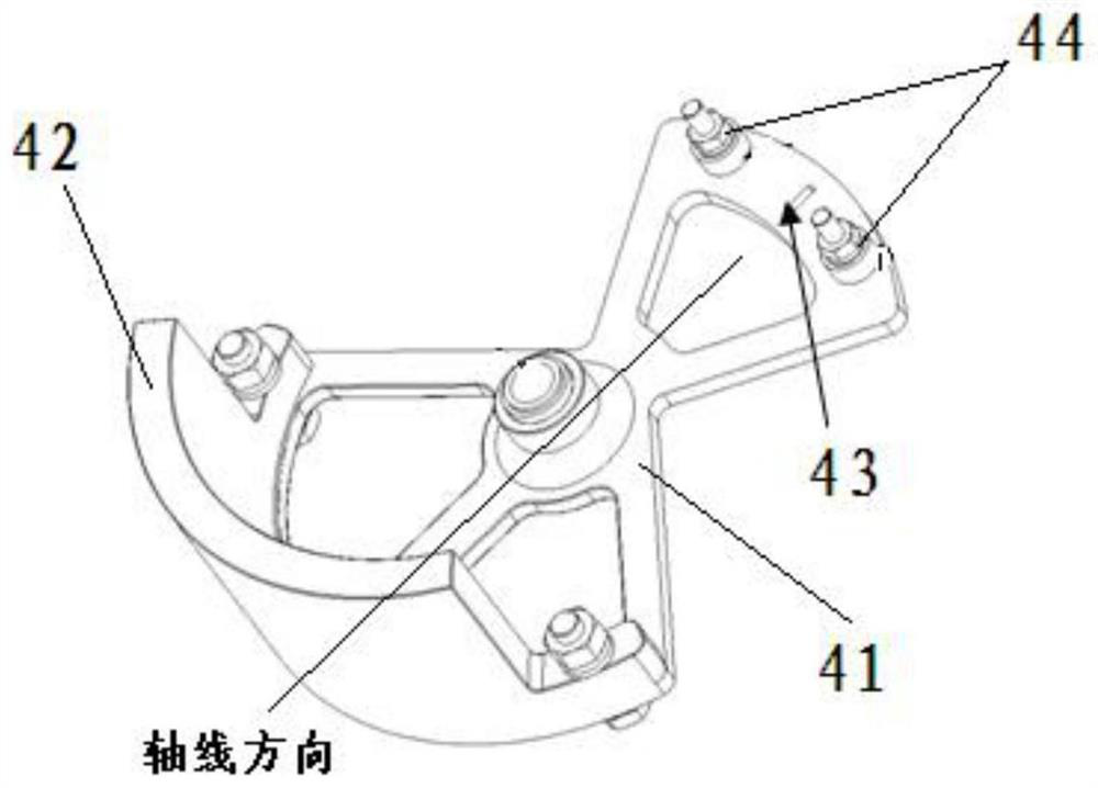 A simple adjustment device for eccentric wheel mass-diameter product based on the principle of static balance