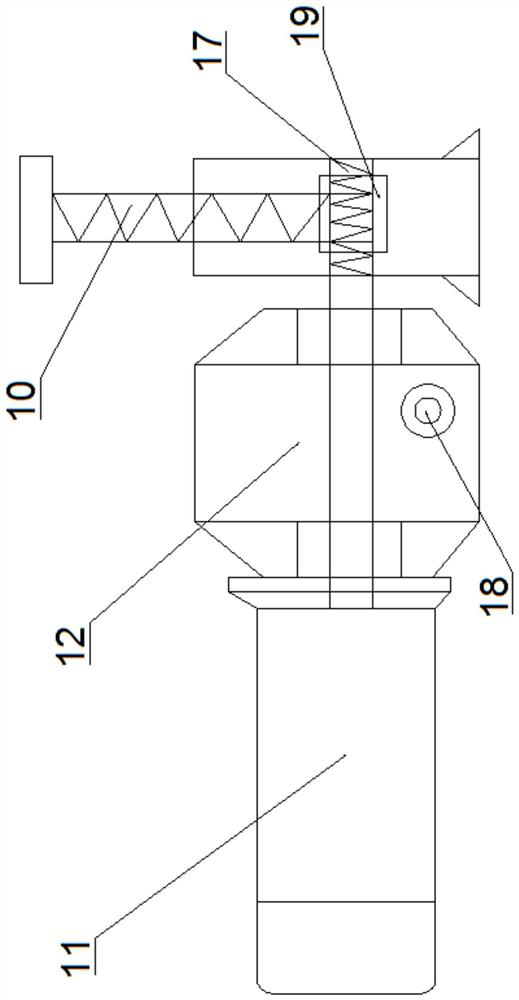 Automatic discharging device of shuttle car for building and using method thereof