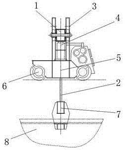 Cantilever beam lifting mechanism used in hole passing process of lower guide beam of moving mould base
