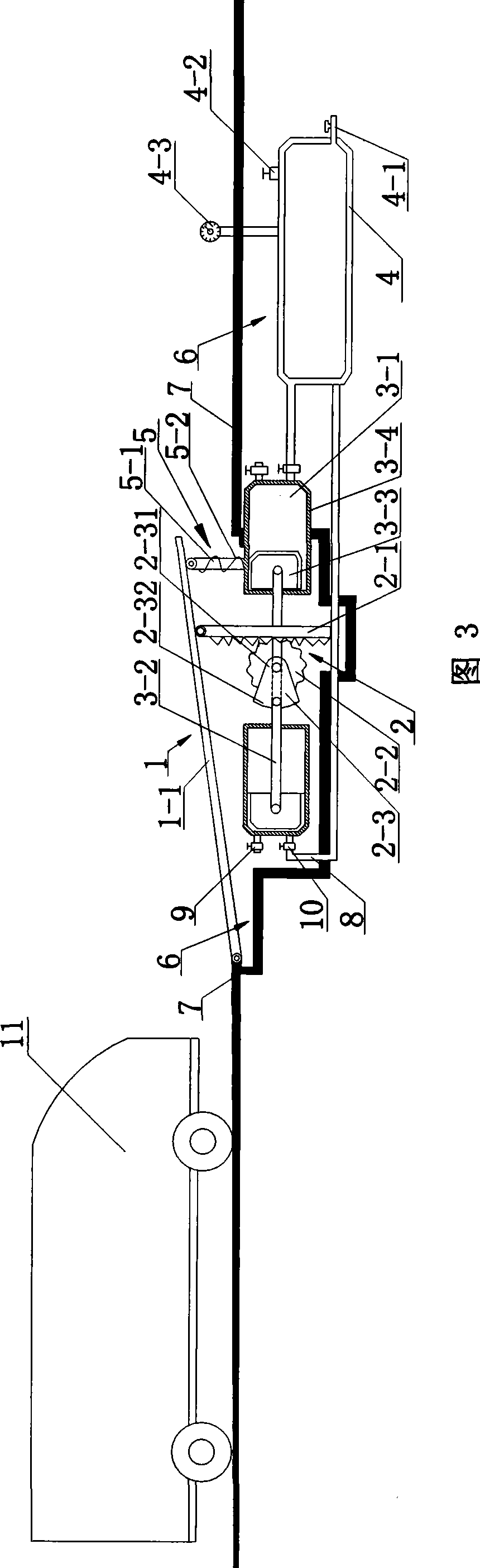 Apparatus for collecting compressed air by ambient pressure
