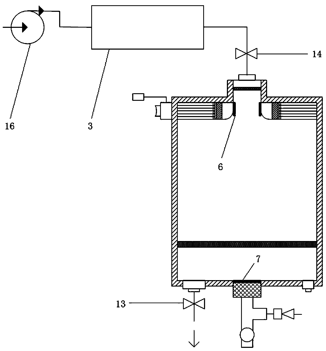 Portable seawater microplastic sampling and pretreating device and method