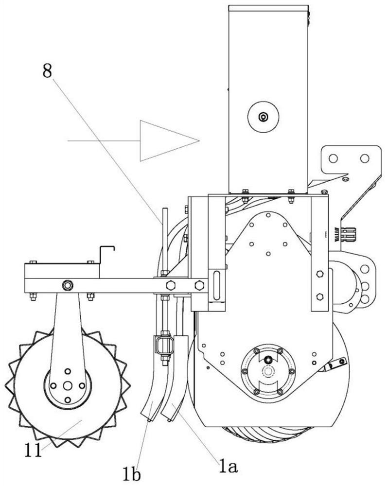 Wheat wide-width uniform sowing device with controllable sowing depth