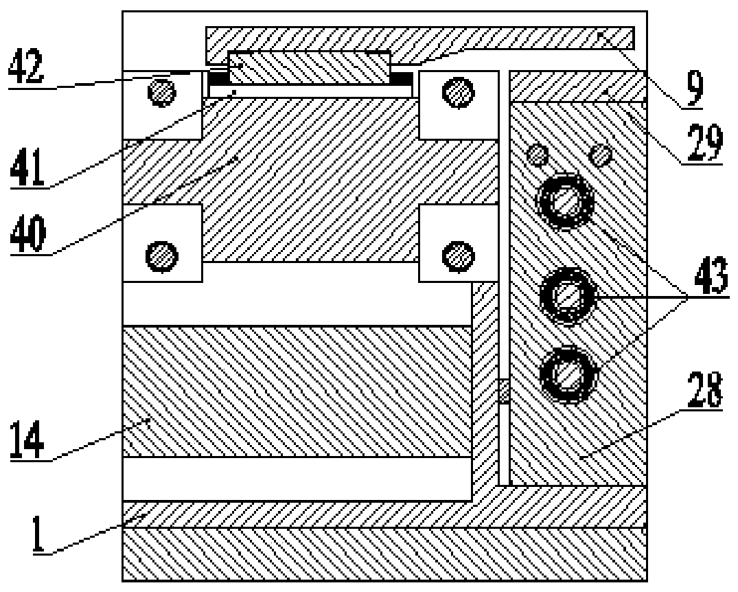 Low-frequency vibration cutting chip breaking device