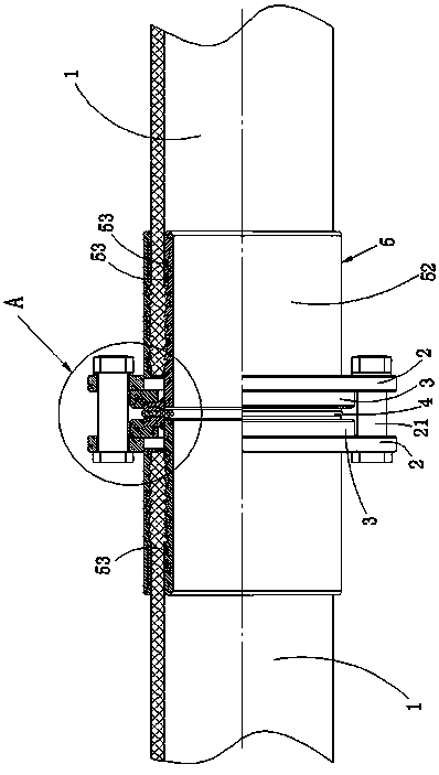 Flange connection device for improving composite pipe structure stability