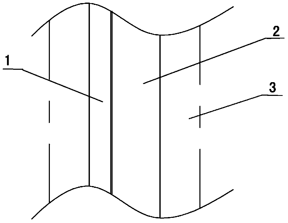 Heat dissipation structure of condenser and refrigerator with such structure