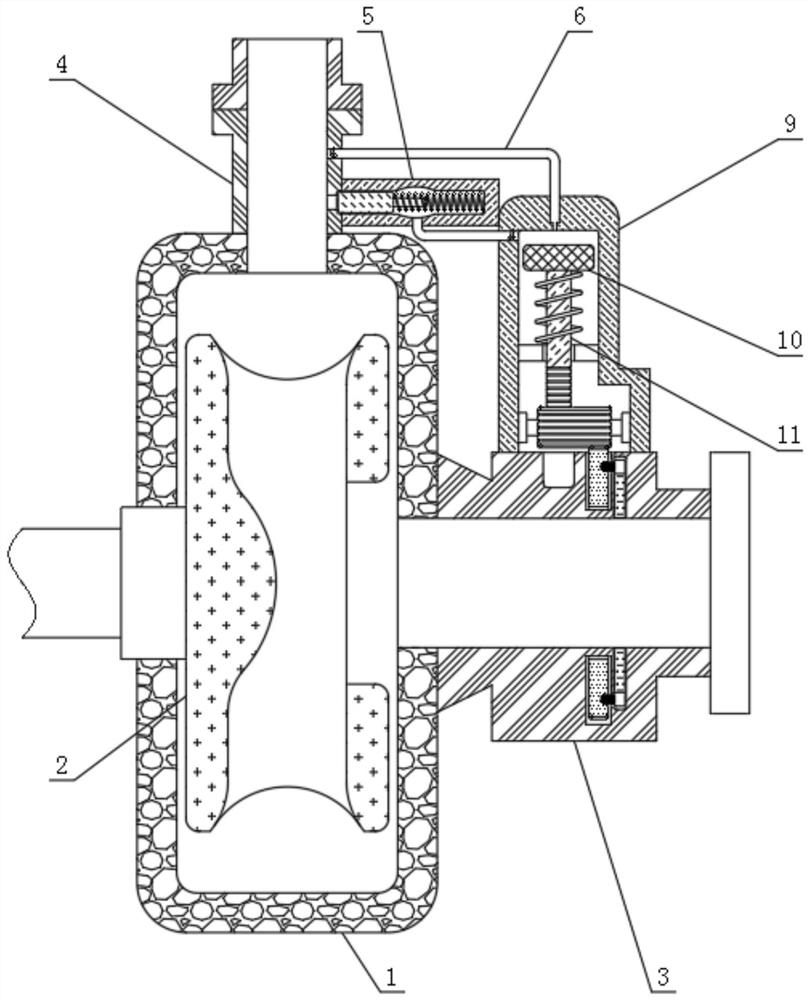 Automatic adjusting device for sudden increase of internal water pressure of water pump