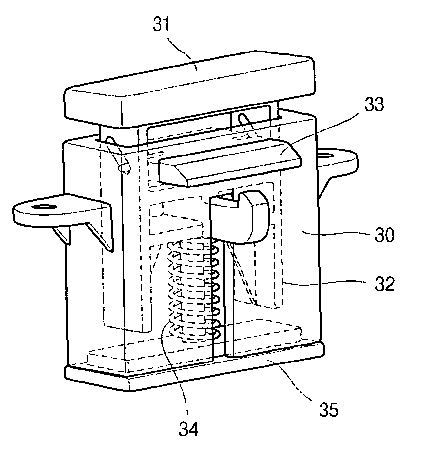 Locking device of tray for vehicle