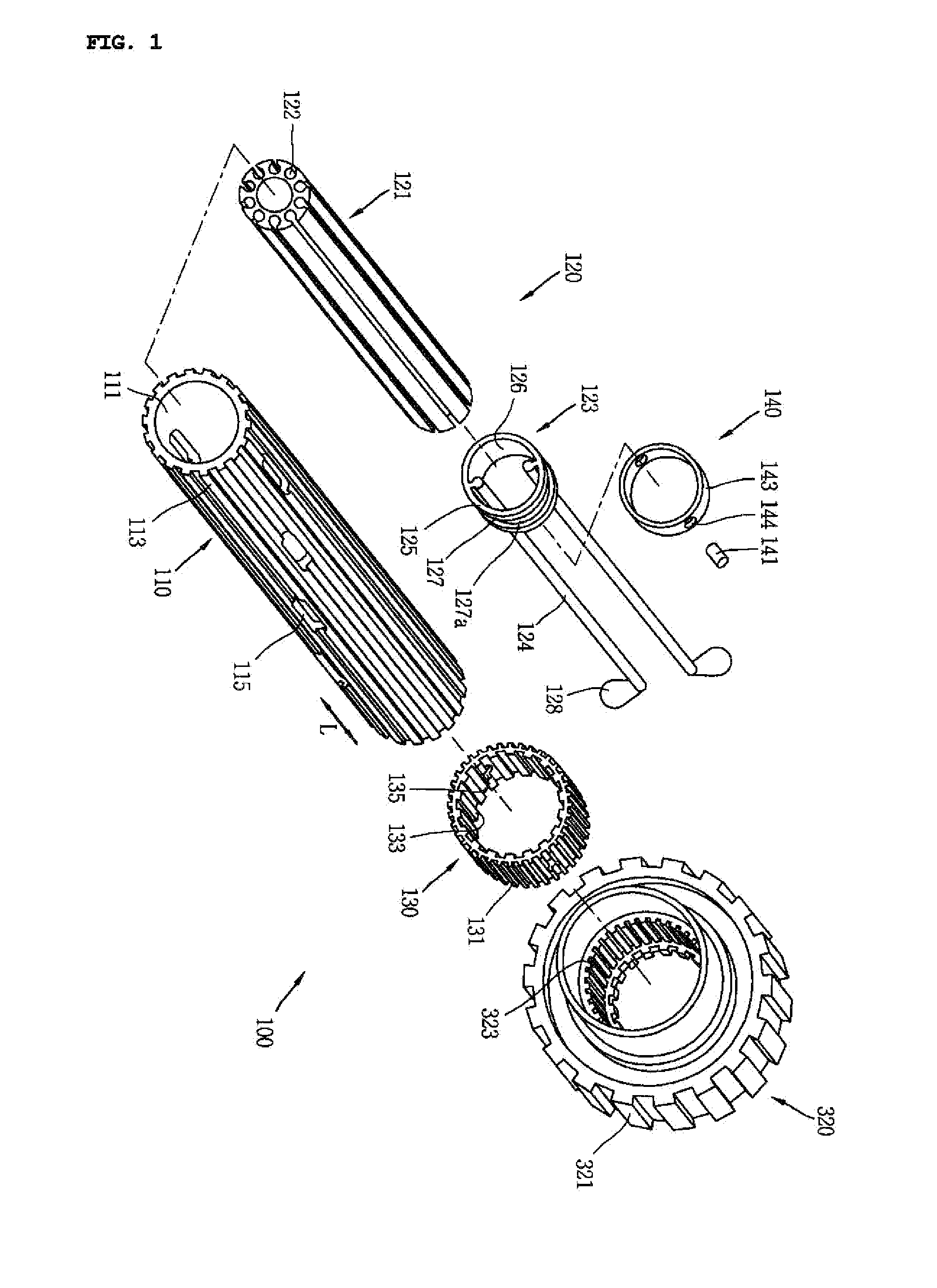 Gear moving assembly and transmission comprising same