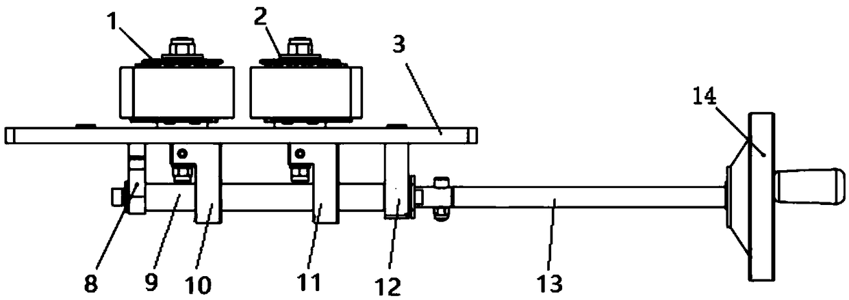 Traction adjusting device of wire tying machine