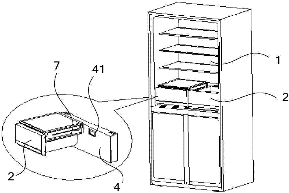 Refrigerator with humidity regulating drawer