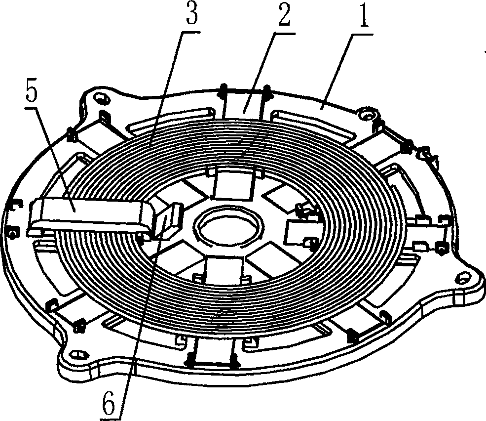 Self-adapting wire coil to power of induction cooker