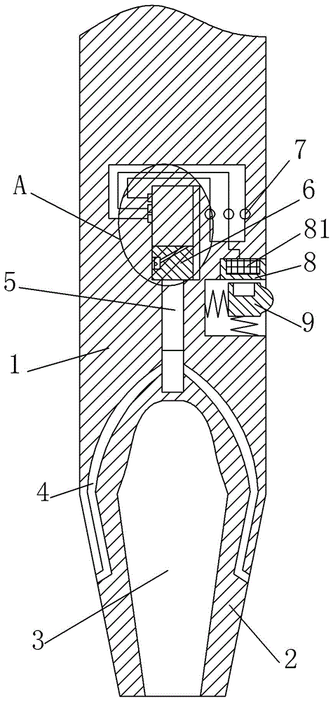 Burr cleaning method for chamfering position of plastic bottle forming die