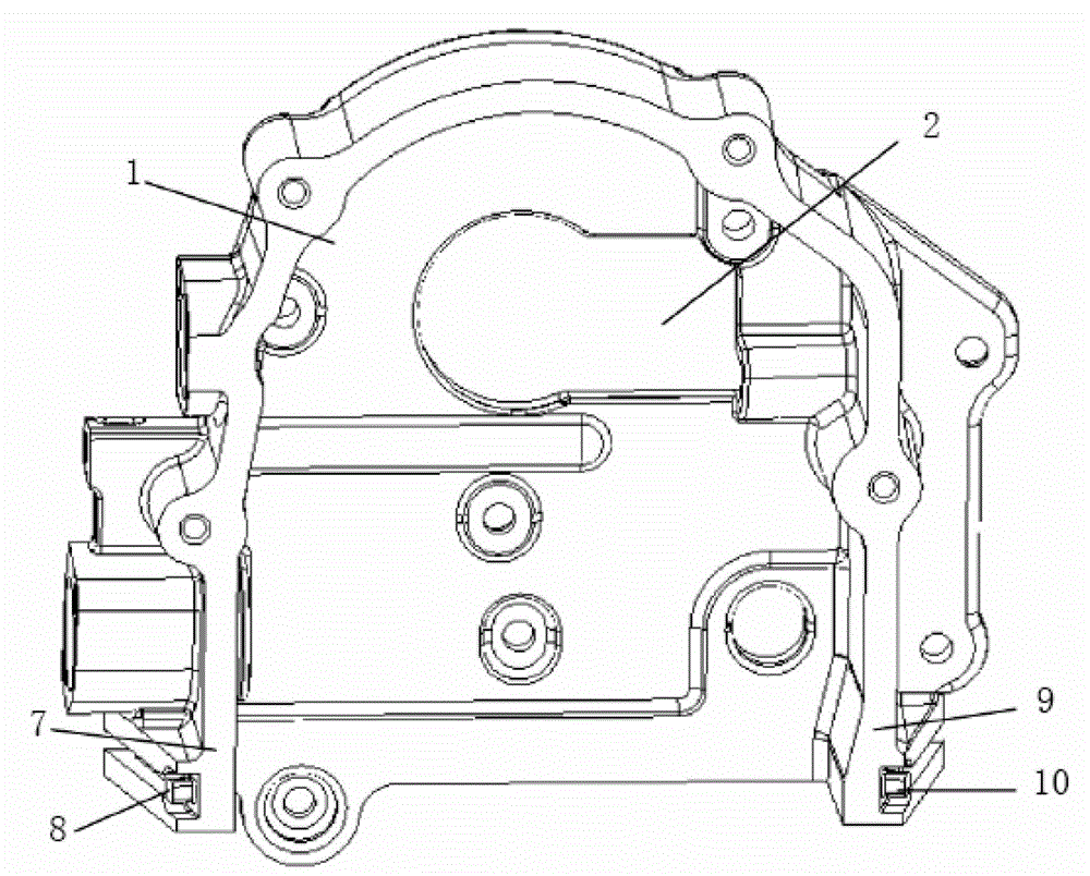 Chain wheel chamber casing of engine