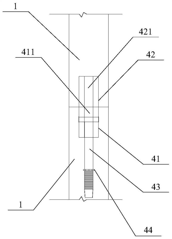 Anti-tilting device and pipe jacking system