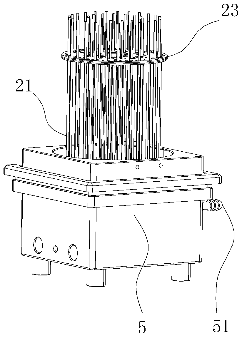 Automatic cleaning device