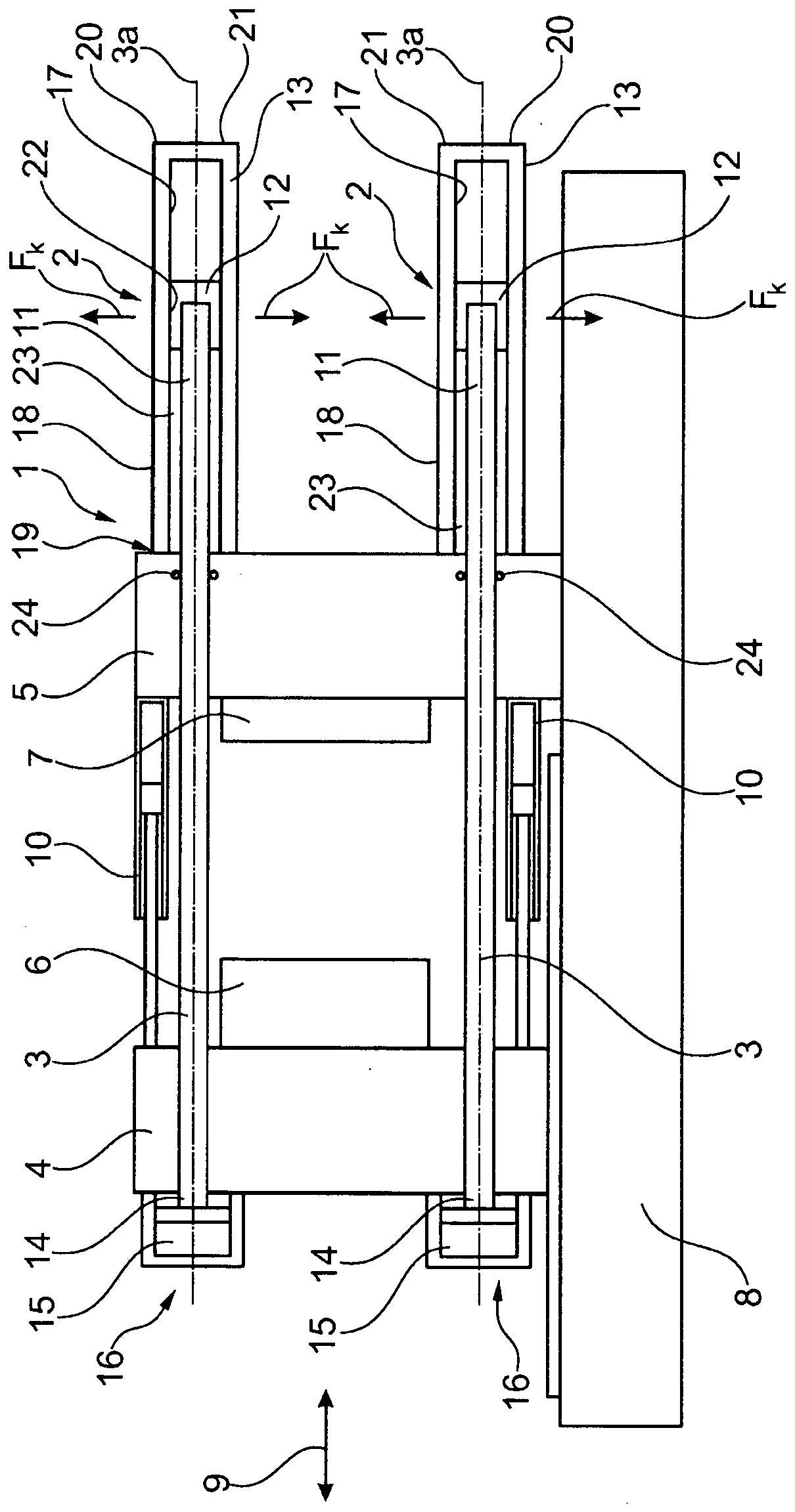 Closed unit of an injection molding machine with pillars