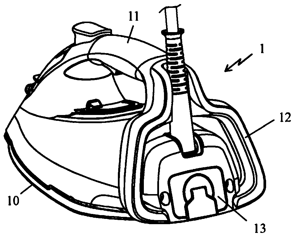 Ironing apparatus comprising a steam bypass circuit