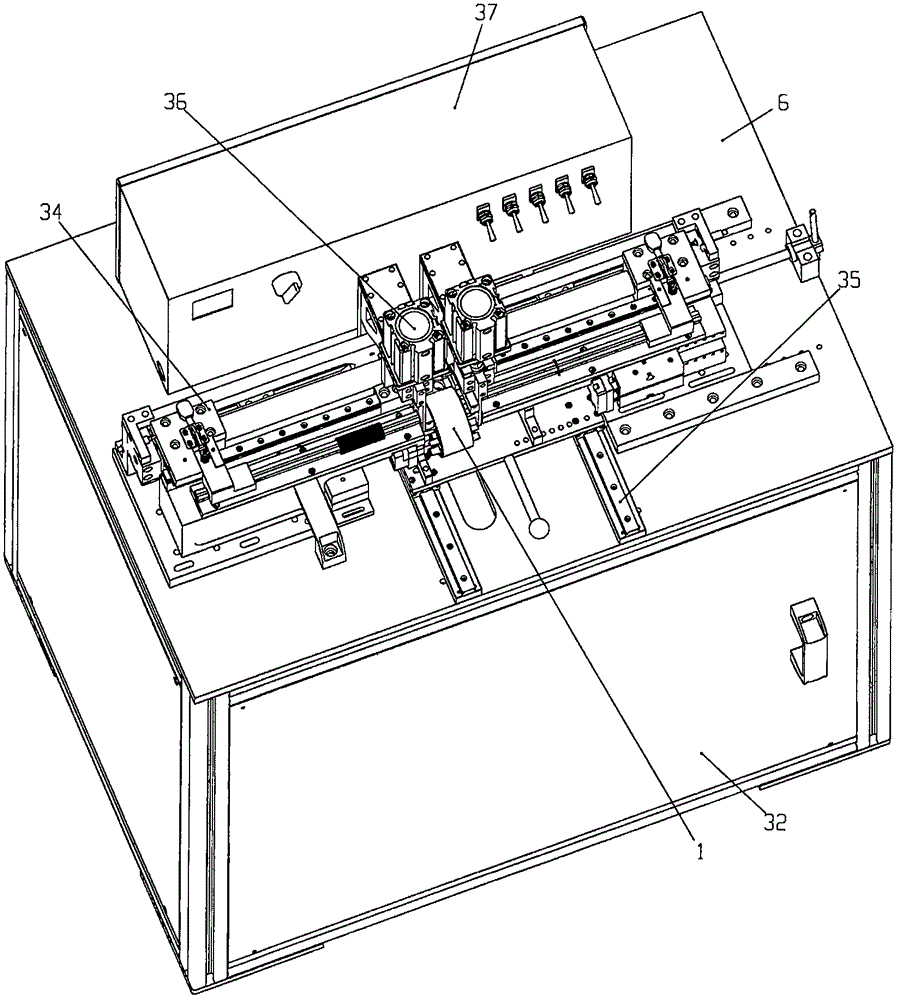 Device for automatically assembling snap spring on engine rotor