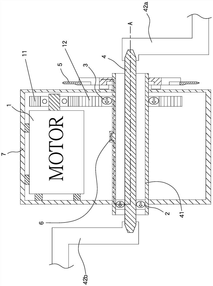 Torque detection device for electric bicycles that can detect the pedaling torque at both ends of the crankshaft