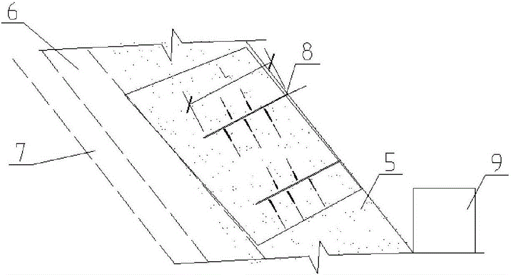 Method for reinforcing soil slope and slope reinforcing device