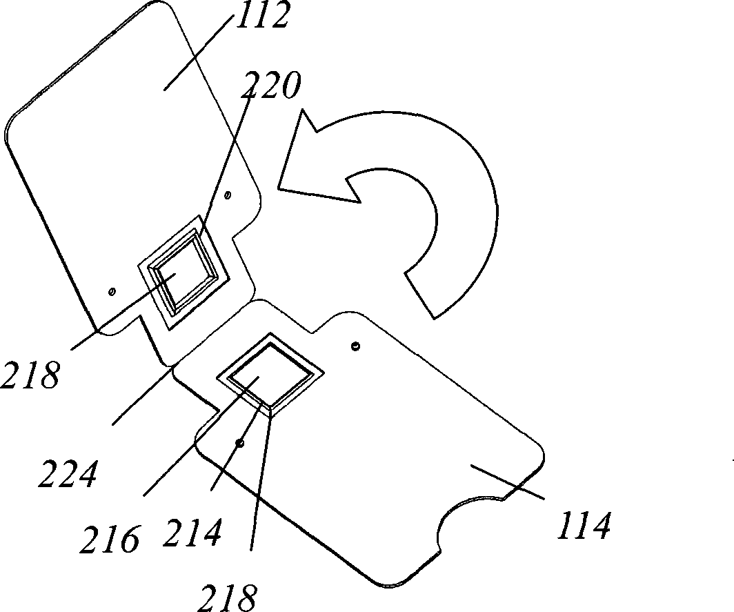 Sample collecting device used for collecting solid or semi-solid sample