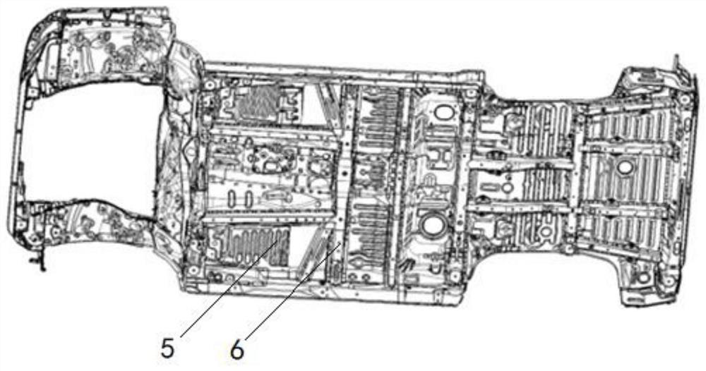 Vehicle body structure for improving cylindrical collision performance of side face of non-bearing type vehicle body