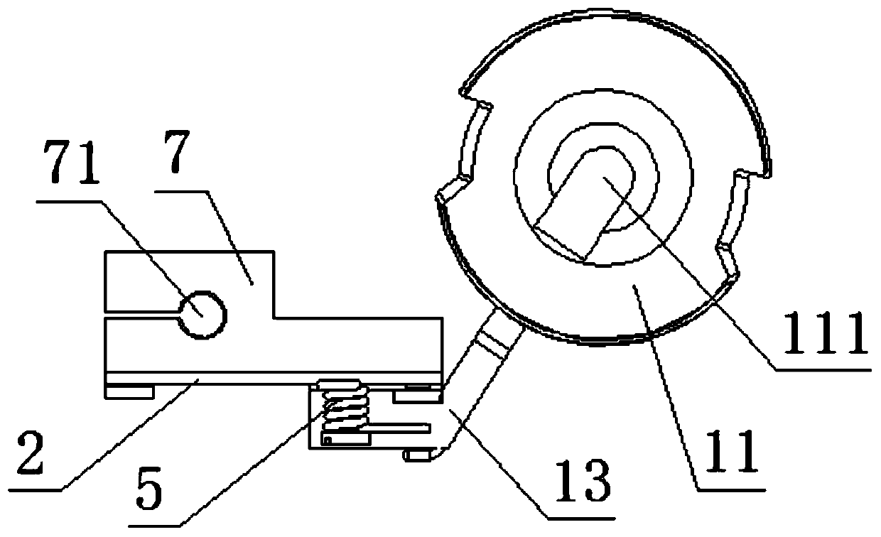 Device with functions of assisting presser foot and protecting presser foot and embroidery machine