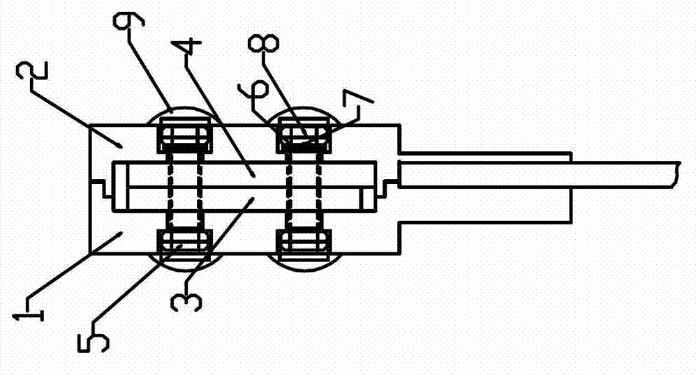 Insulation device for perpendicular connection of low-voltage busbar