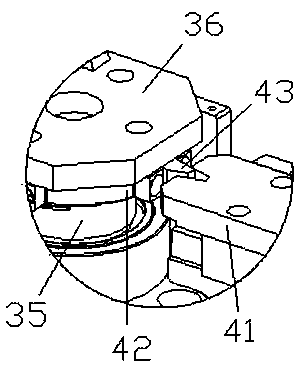 Tape attaching mechanism in lithium battery edge coverer