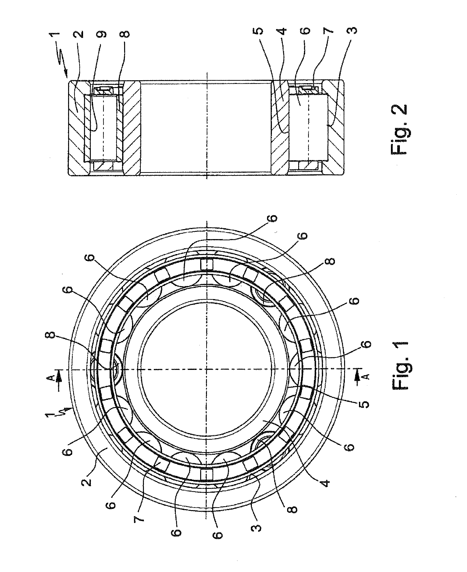 Radial roller bearing, in particular for storing shafts in wind turbine transmissions