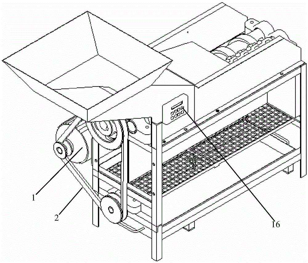 A device for discharging bract leaves and recovering corn kernels from a corn peeling machine