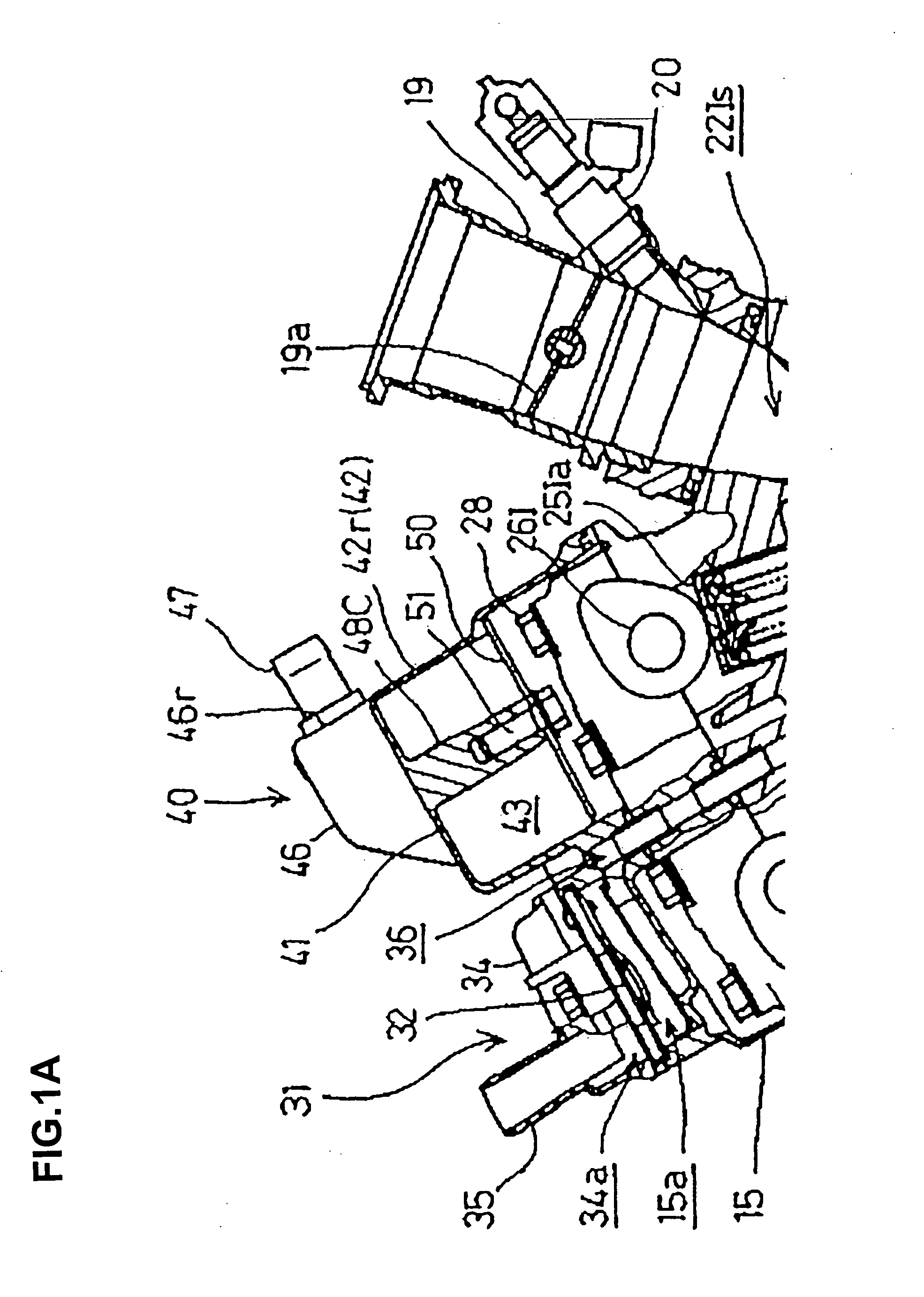Engine cylinder head cover with integral breather apparatus, and engine incorporating same