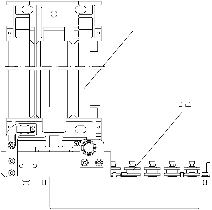 Transport mechanism and method for initializing special-shaped IC (integrated circuit) cards