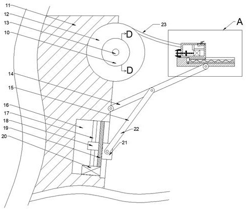 Efficient material transportation device used between ship and wharf