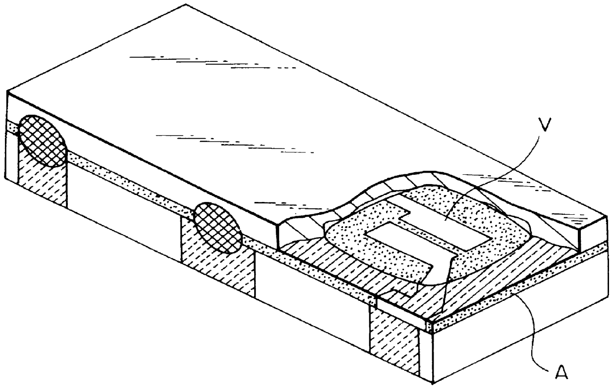 Energy trapping type piezoelectric filter with identical piezoelectric substrates