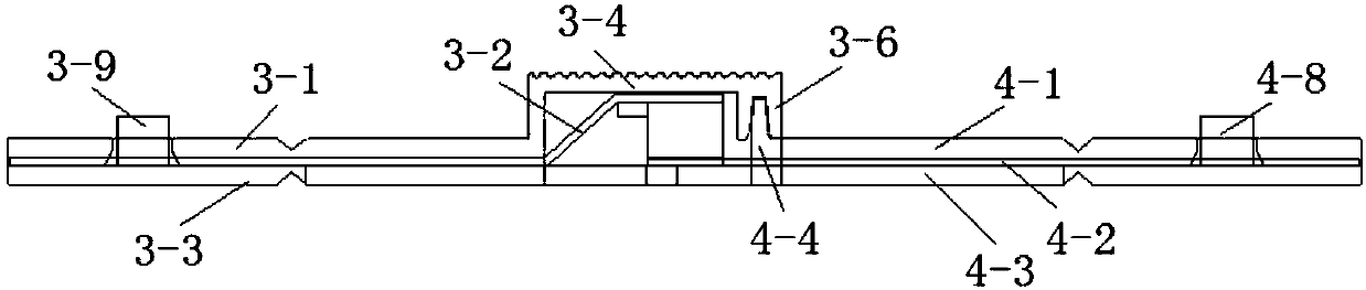 Flooring material and splicing-buckling laying method thereof