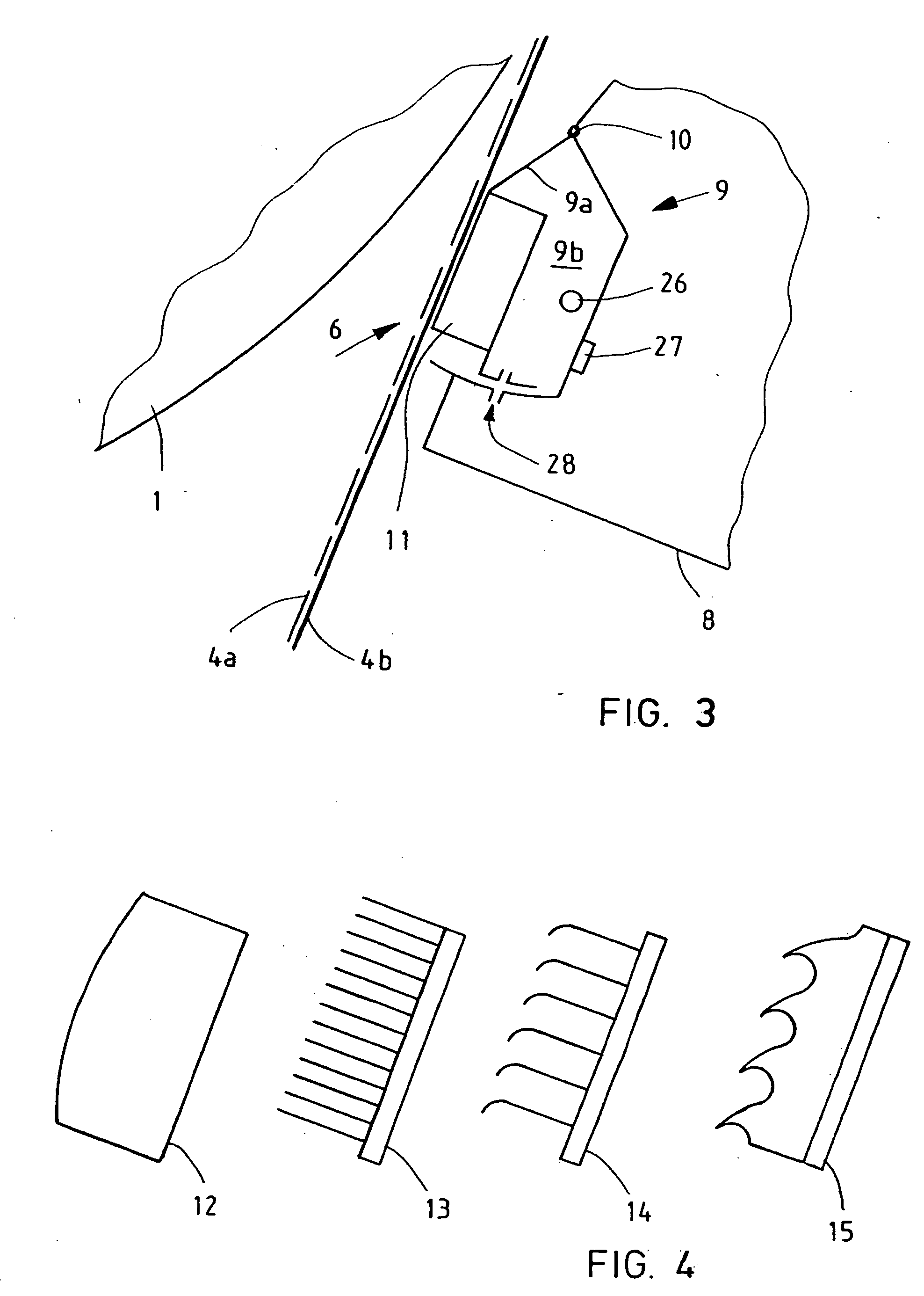 Sealing arrangement against a moving fabric