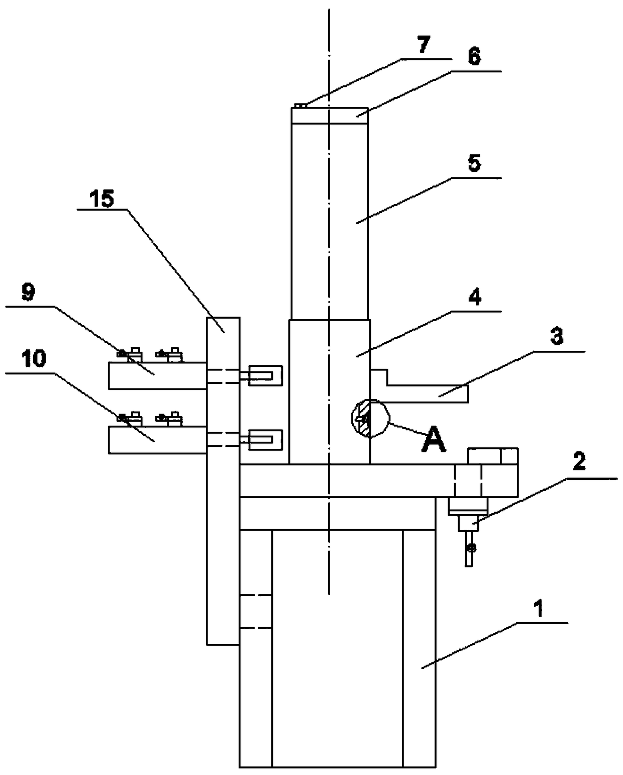 Discharging device for preventing cylindrical materials from being blocked