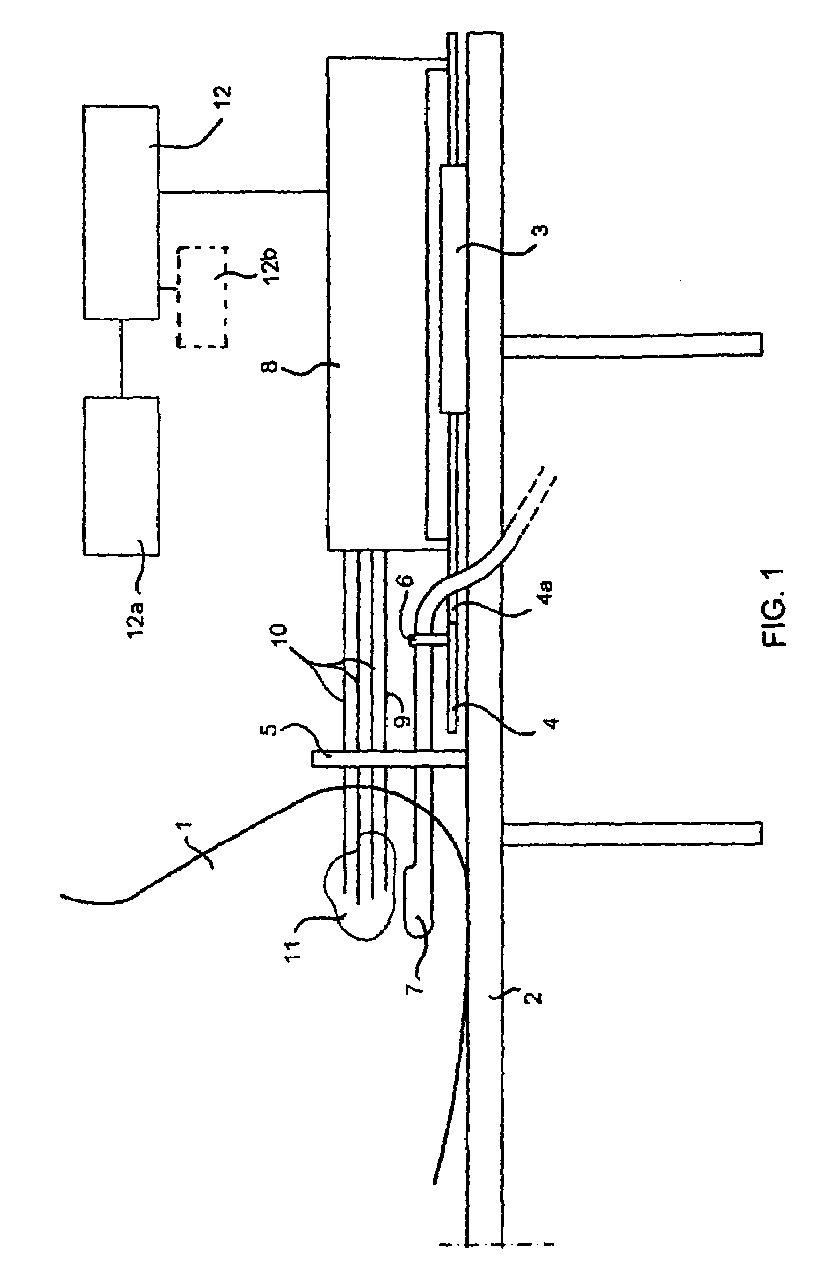 Device for implanting a row of radioactive seeds and non-radioactive spacers in an animal body
