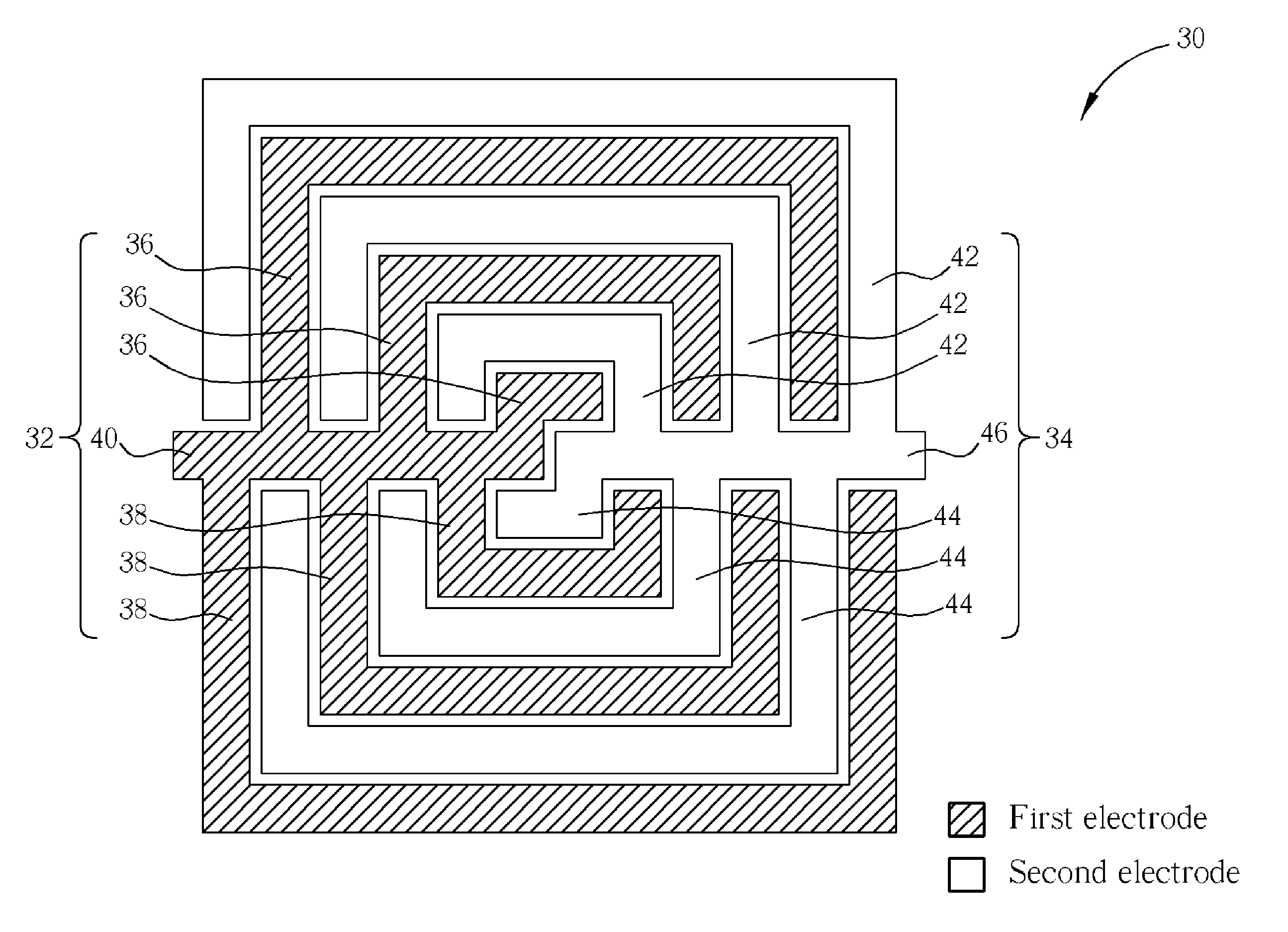Semiconductor capacitor structure and layout pattern thereof