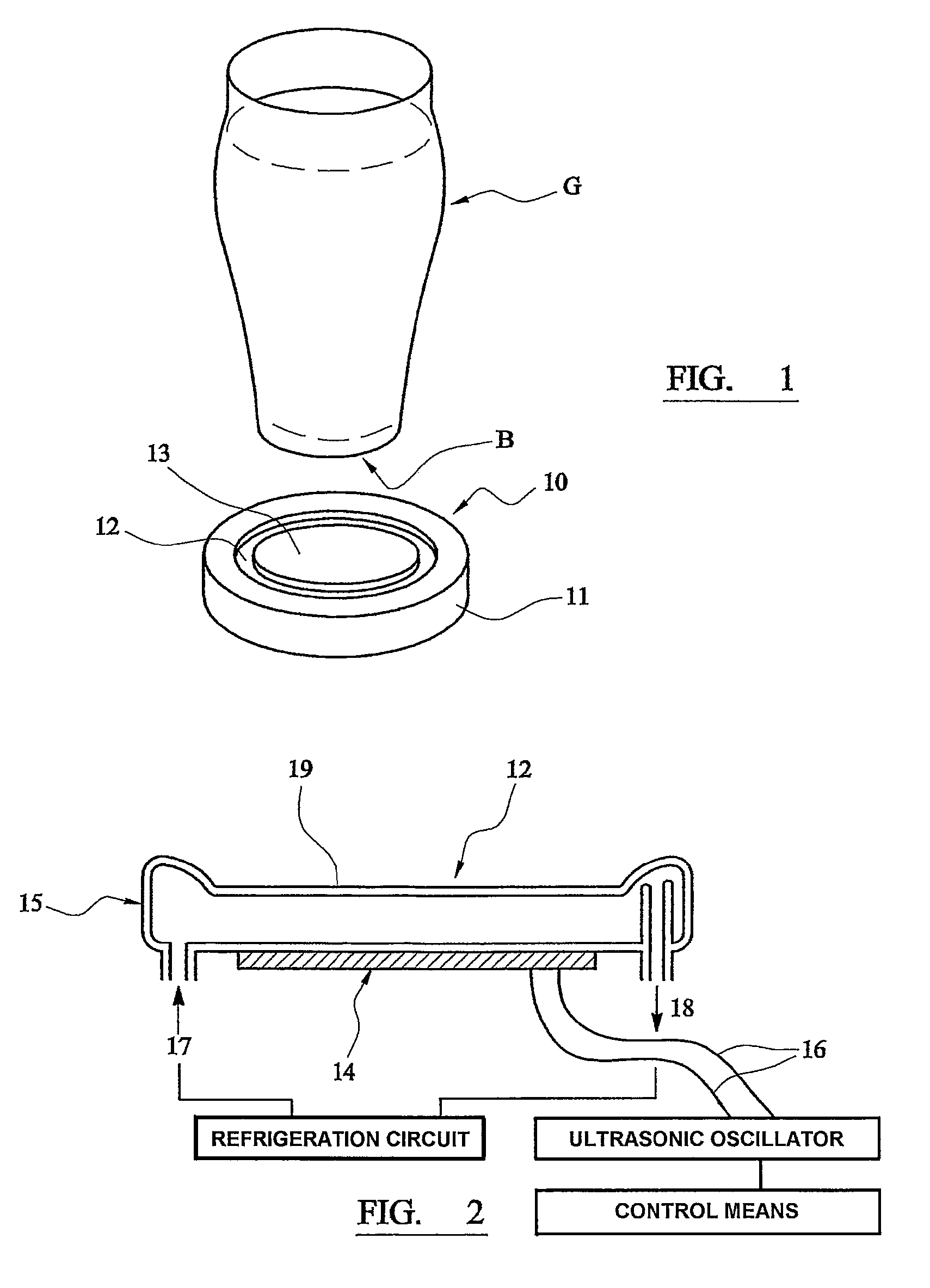 Apparatus for forming a head on a beverage