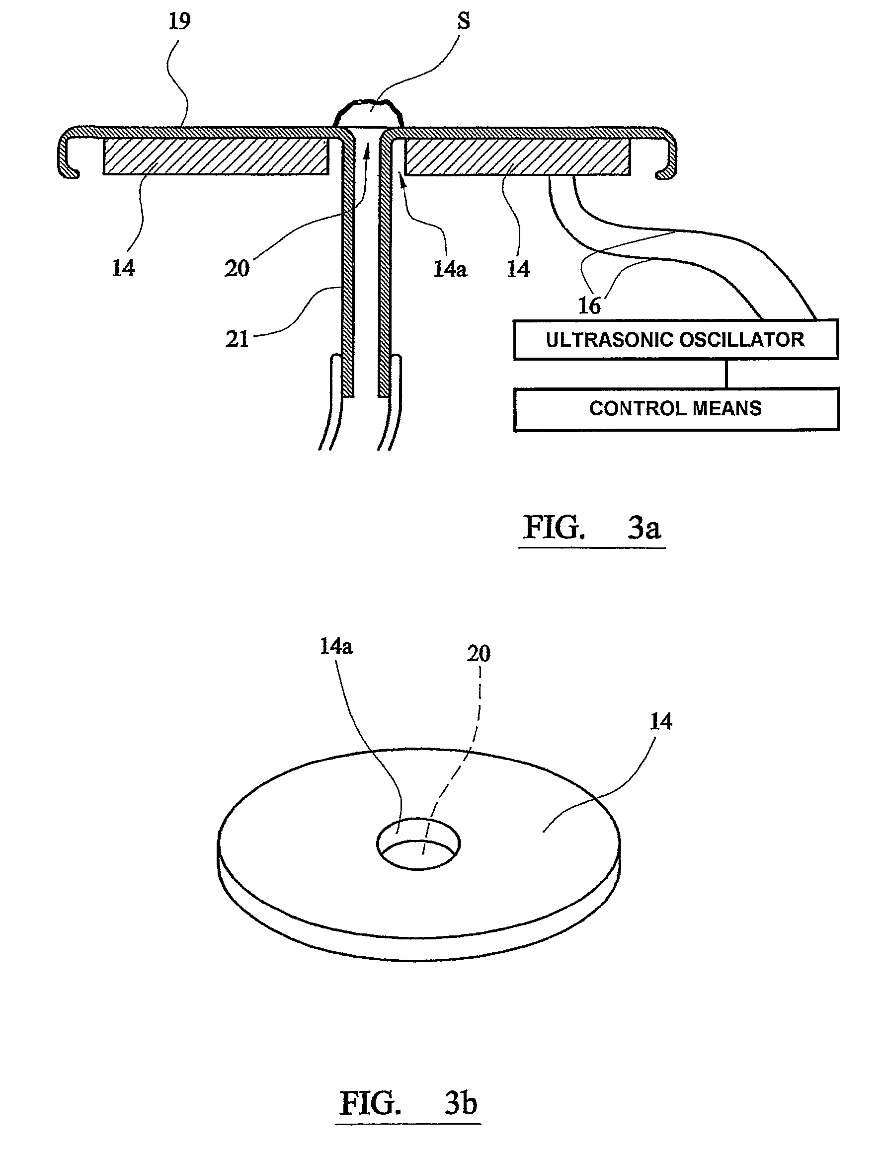 Apparatus for forming a head on a beverage