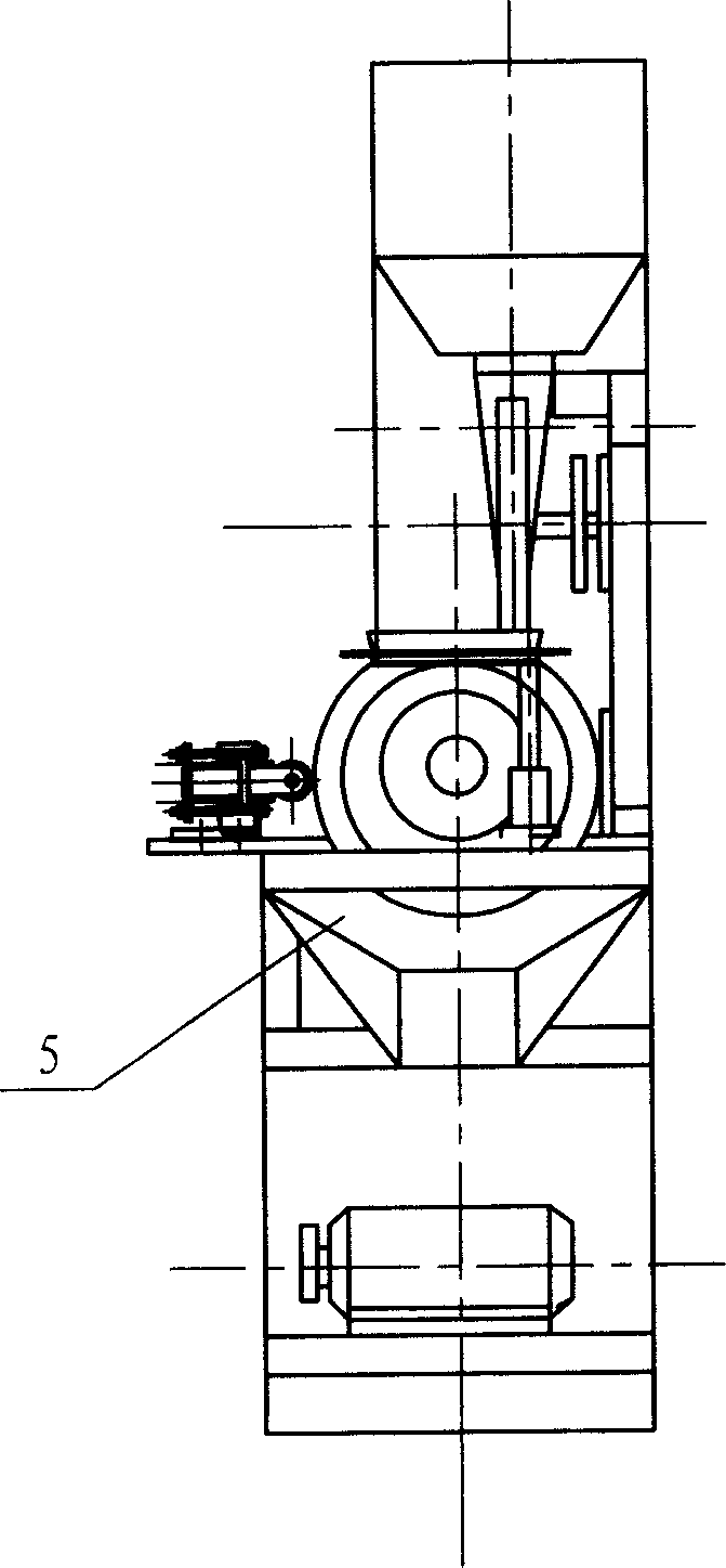 Automatic opening machine for hazelnut
