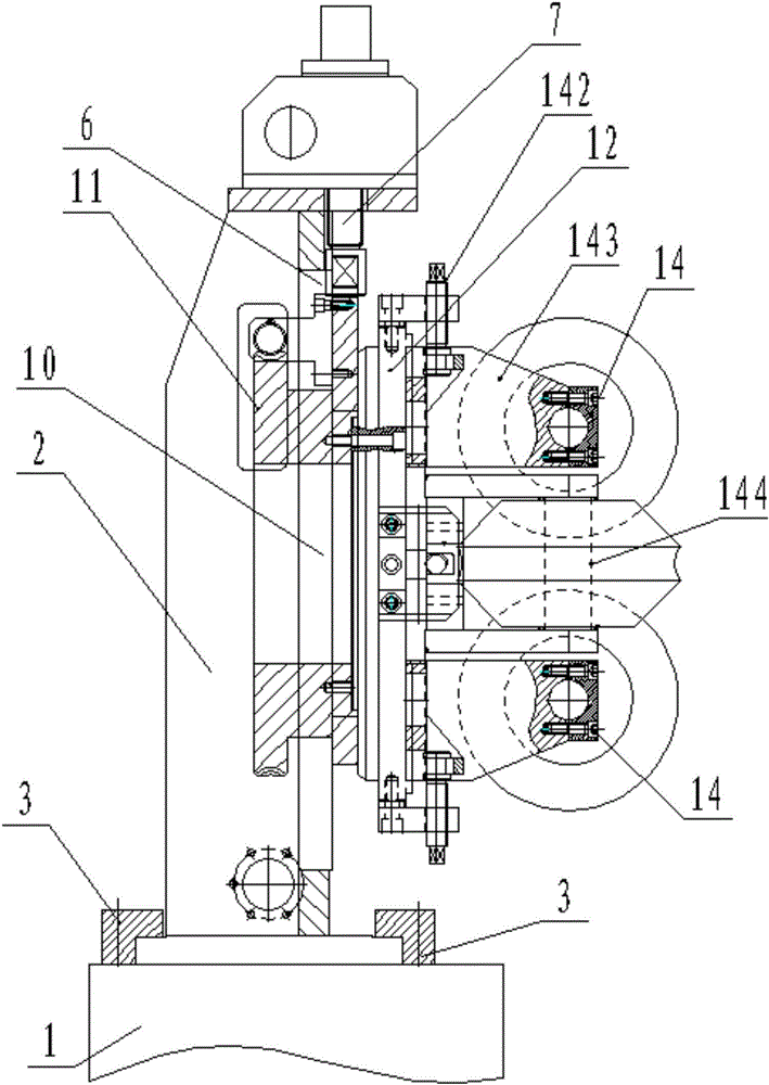 Deformation correcting device for welded tubes