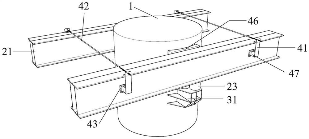 Temporary bracket arranged by utilizing steel casings and construction method thereof