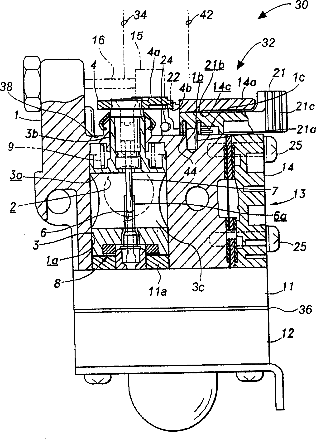 Engine start device of a rotary valve carburetor