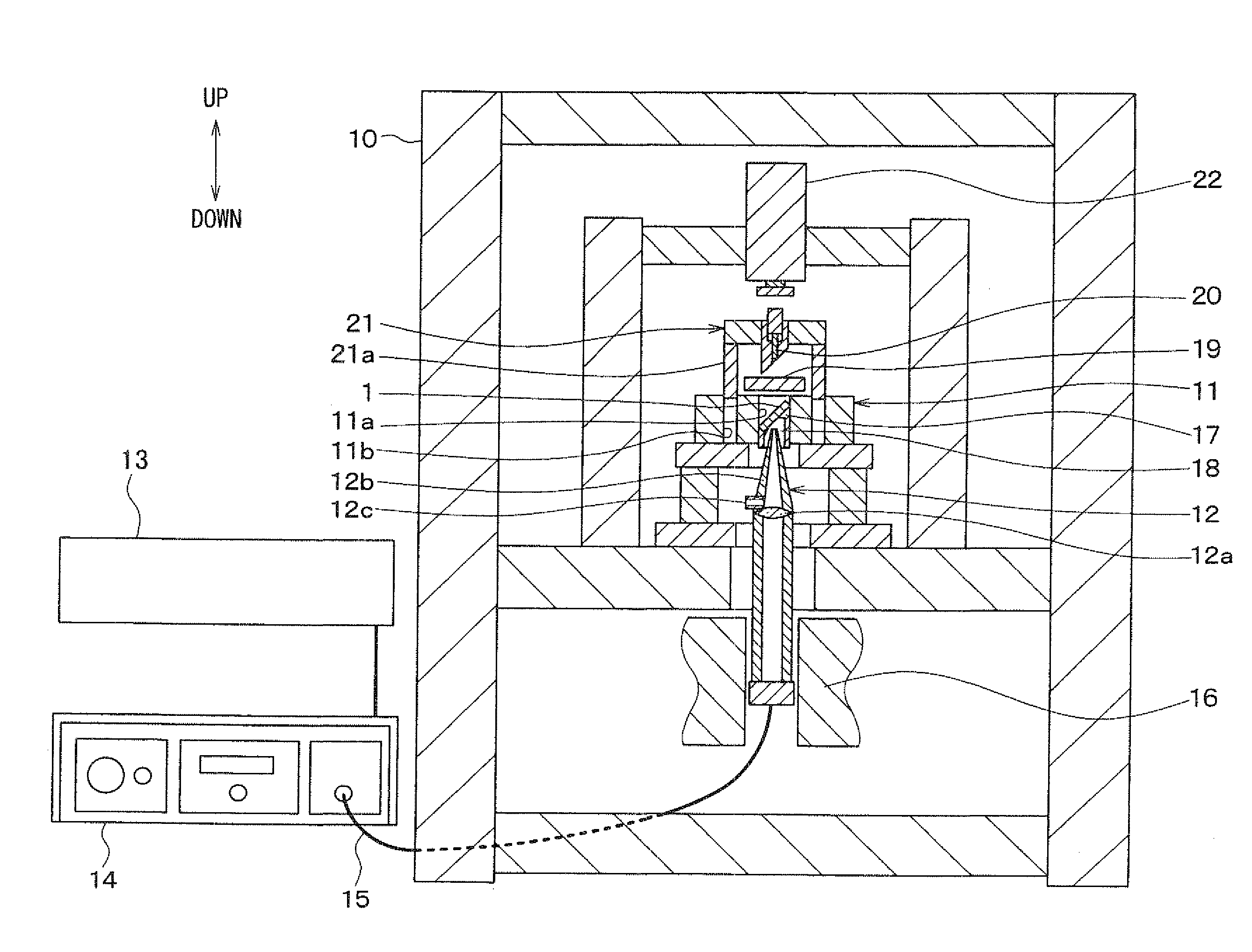 Method and apparatus for forming hole